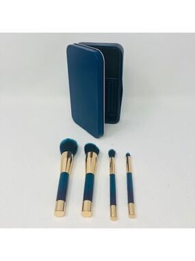 Makeup Travel Brush Set w Travel Tin-  4 essential Makeup  brushes NEW in Box